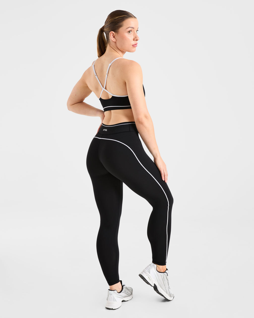 Form Sports Bra - Noir