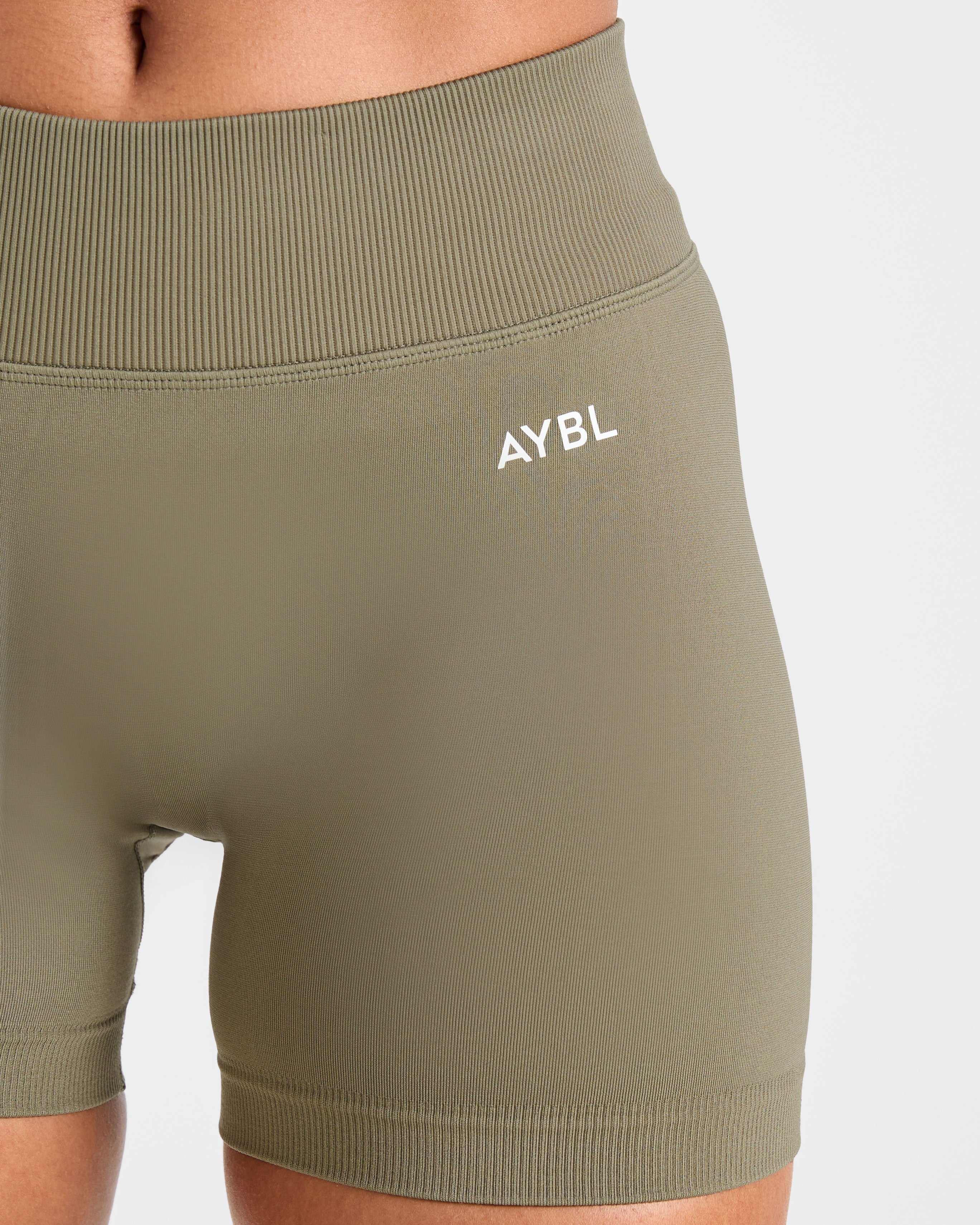 Adapt Seamless Shorts | 4.5" - Muted Olive