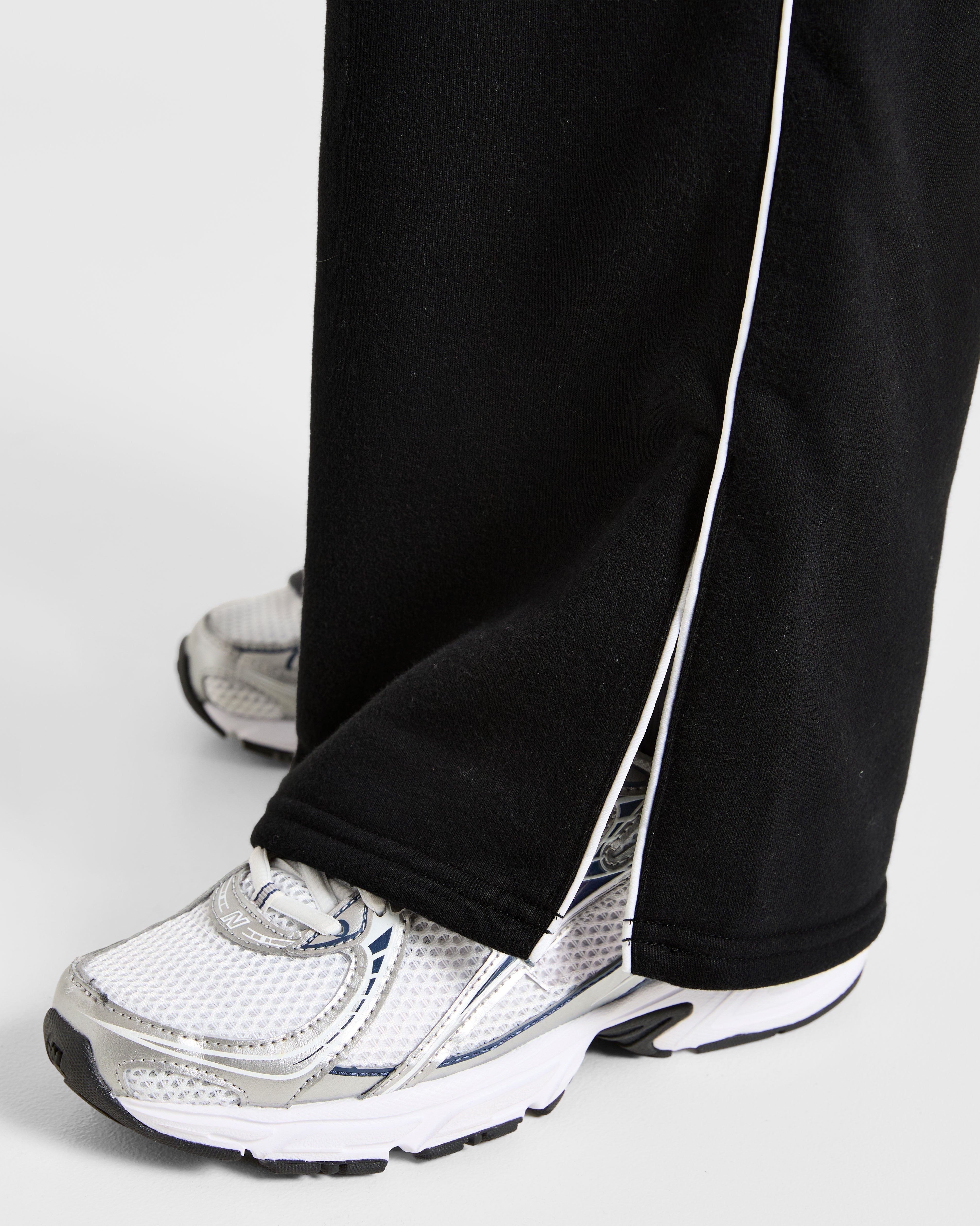 Form Straight Leg Joggers - Noir