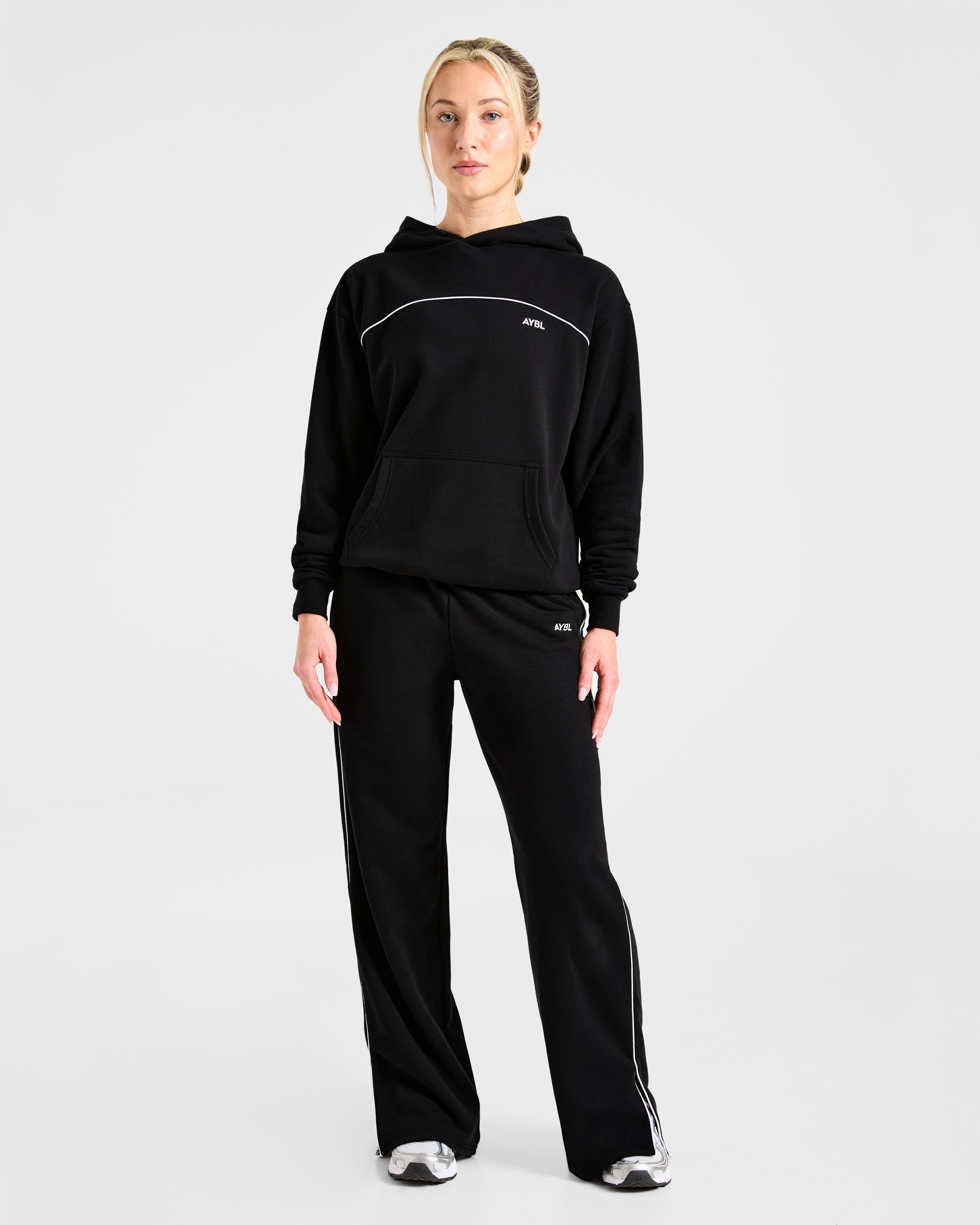 Form Straight Leg Joggers - Noir