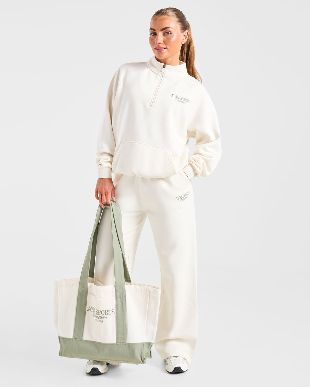 Sports Collective Oversized Straight Leg Joggers - Off Blanc/Vert