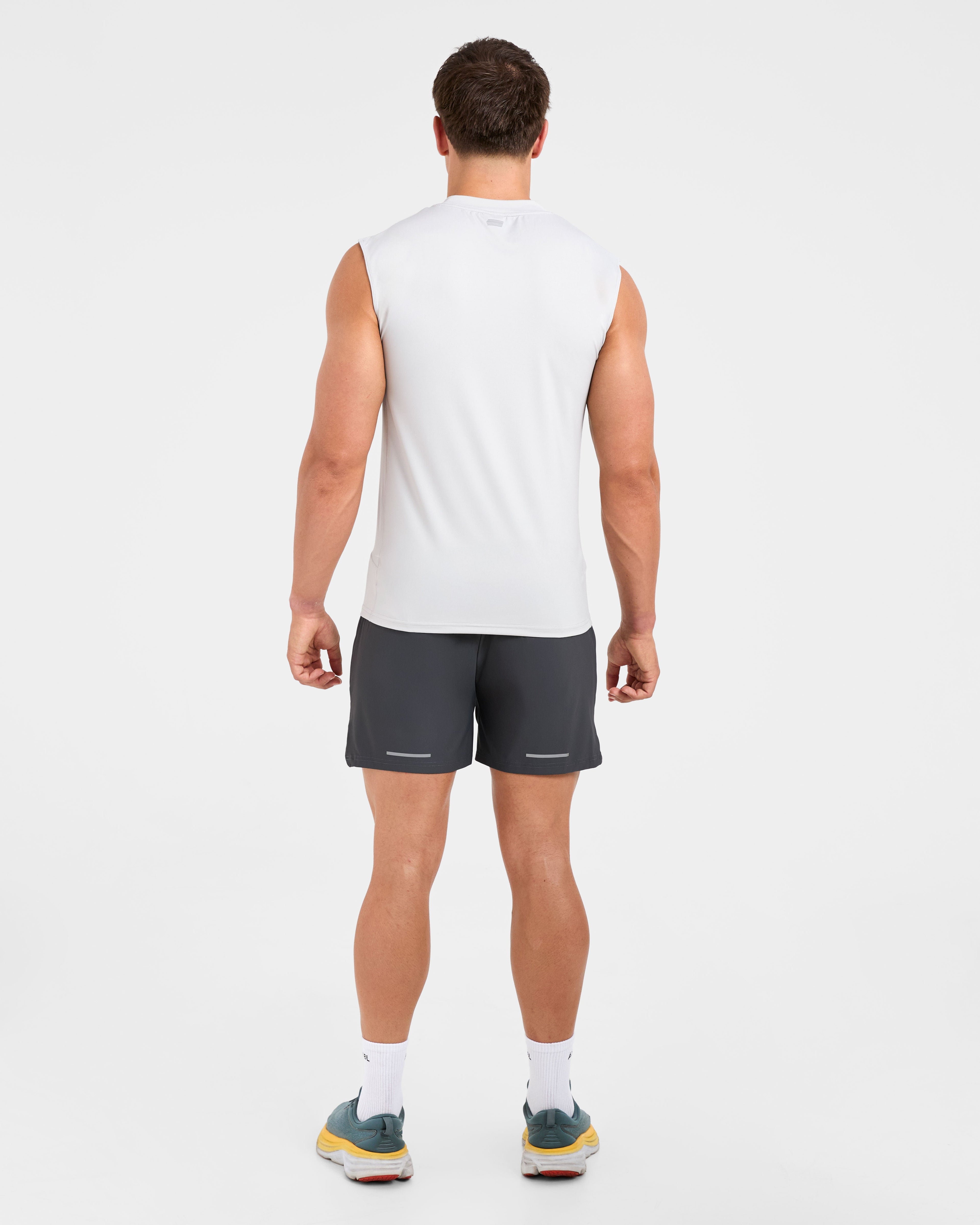 Run 5" Shorts - Hurricane Gris