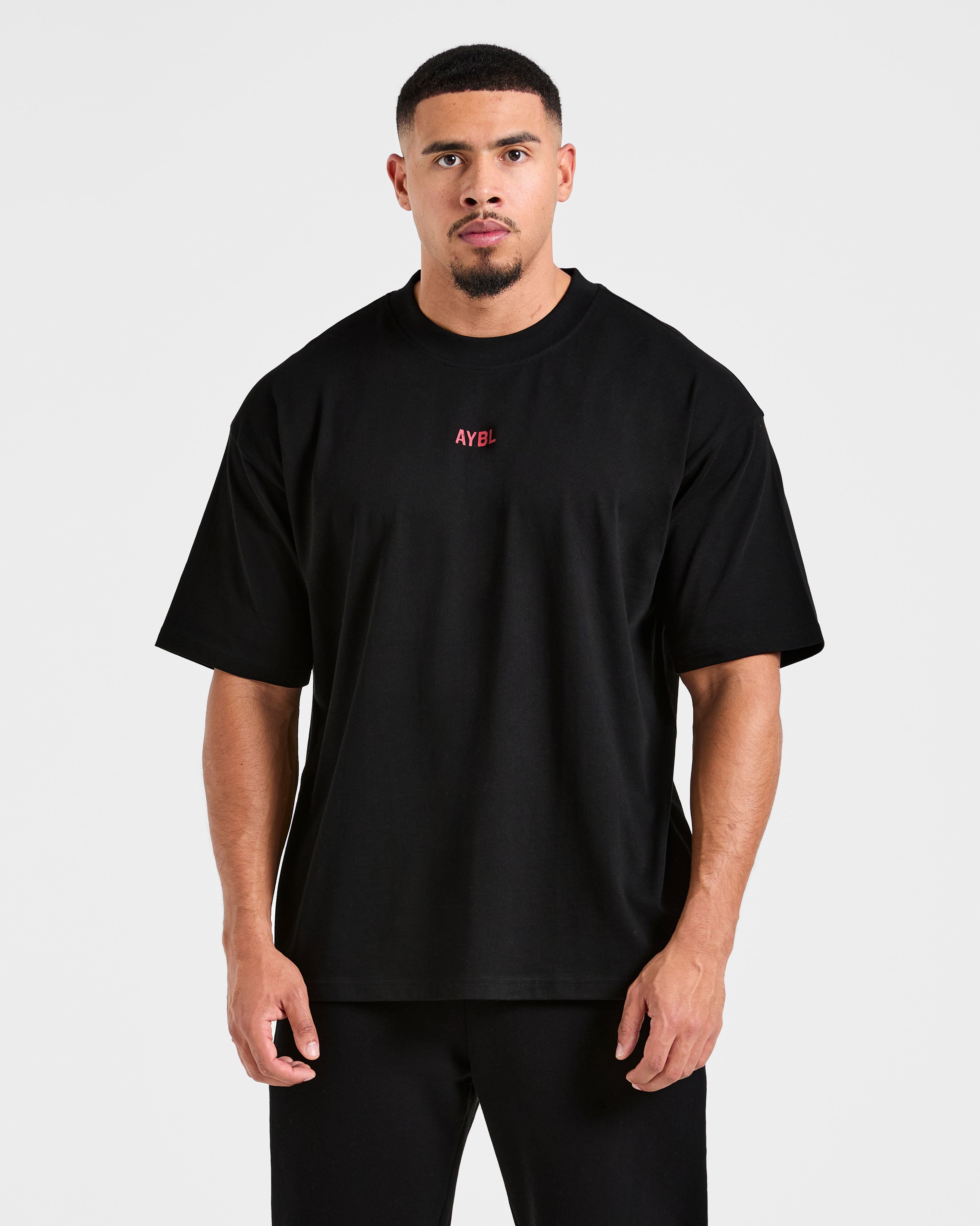 Cam Kissel x Strength Starts Here Oversized T Shirt  - Noir/Rouge