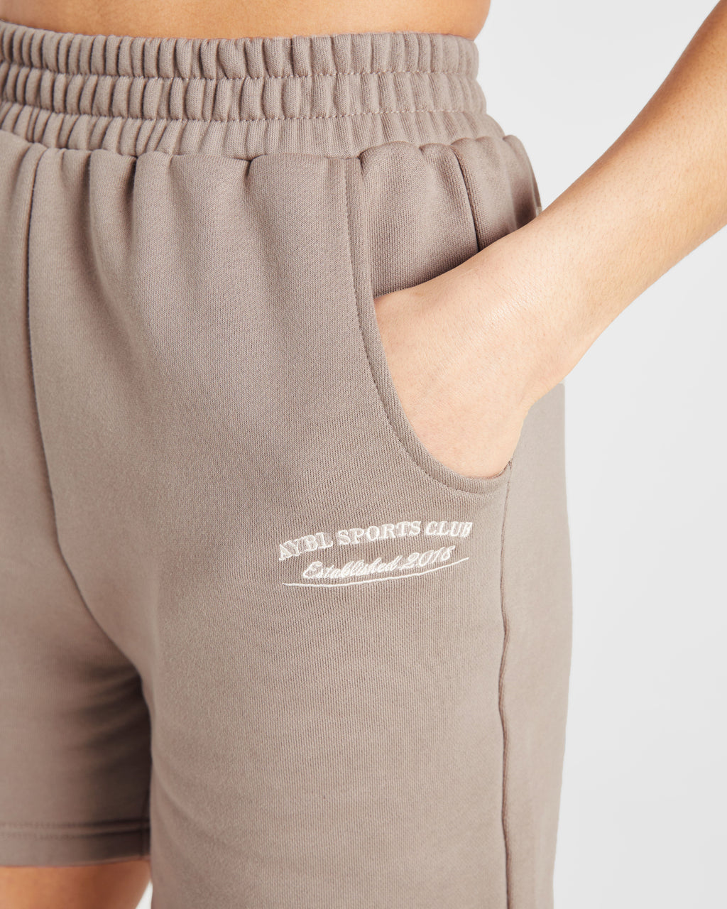 Courtside Shorts - Mocha